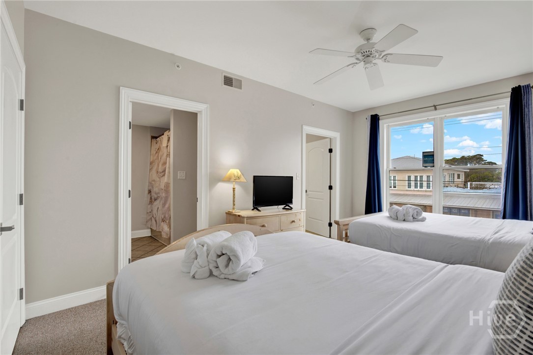 214 Butler Avenue, Unit 204 Tybee Island, GA 31328 - Photo 26 of 41 BR #3 directly connects to shared bath