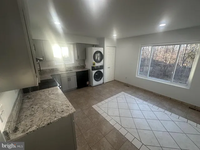 $2,500 | 13301 Aiken Place, Unit TOP 2, Herndon, VA 20170