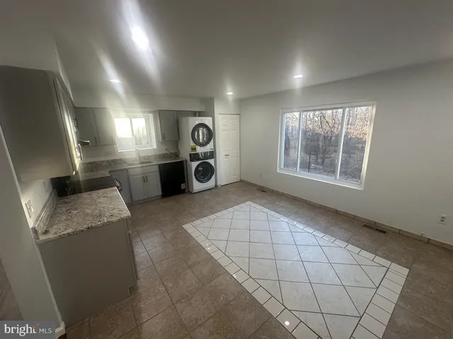 $2,500 | 13301 Aiken Place, Unit TOP 2, Herndon, VA 20170