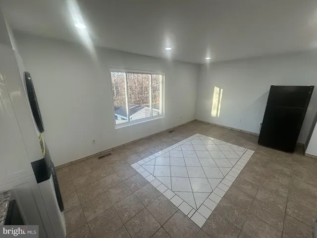 $2,500 | 13301 Aiken Place, Unit TOP 2, Herndon, VA 20170