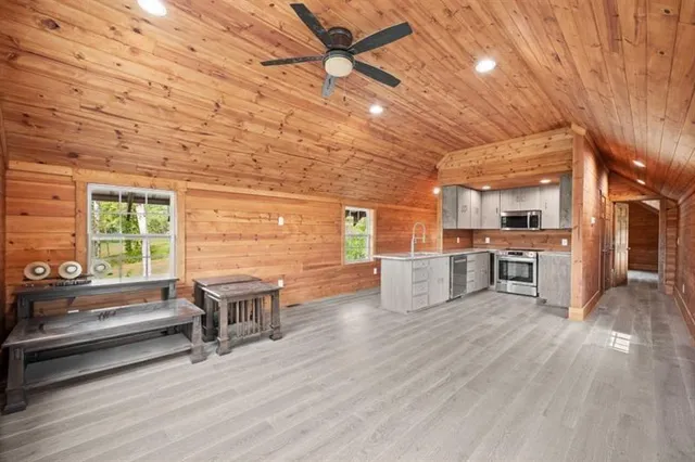 $645,000 | 144 David Drive, Tiger, GA 30576