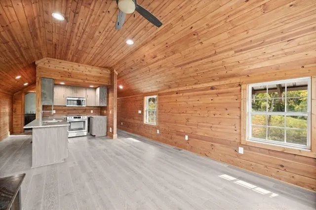 $645,000 | 144 David Drive, Tiger, GA 30576