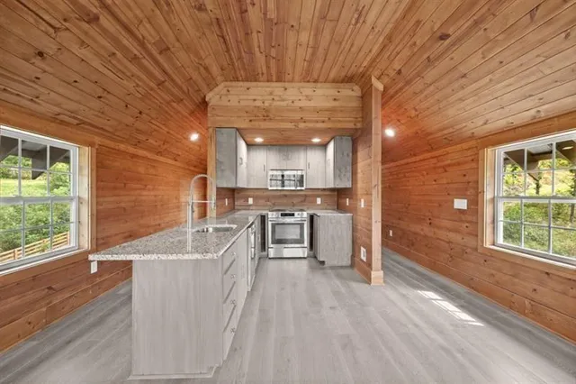 $645,000 | 144 David Drive, Tiger, GA 30576