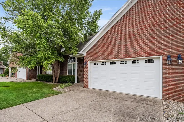 $1,895 | 2910 River Heritage Trail, Jeffersonville, IN 47130