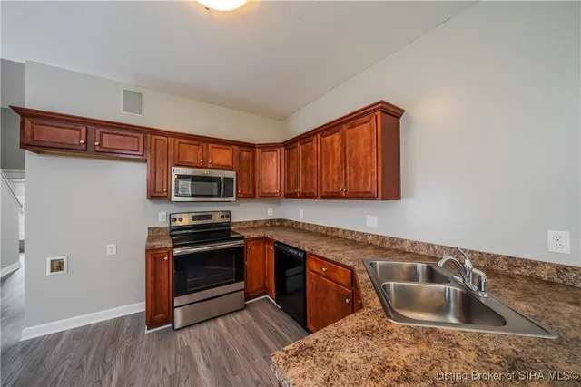 $1,895 | 2910 River Heritage Trail, Jeffersonville, IN 47130