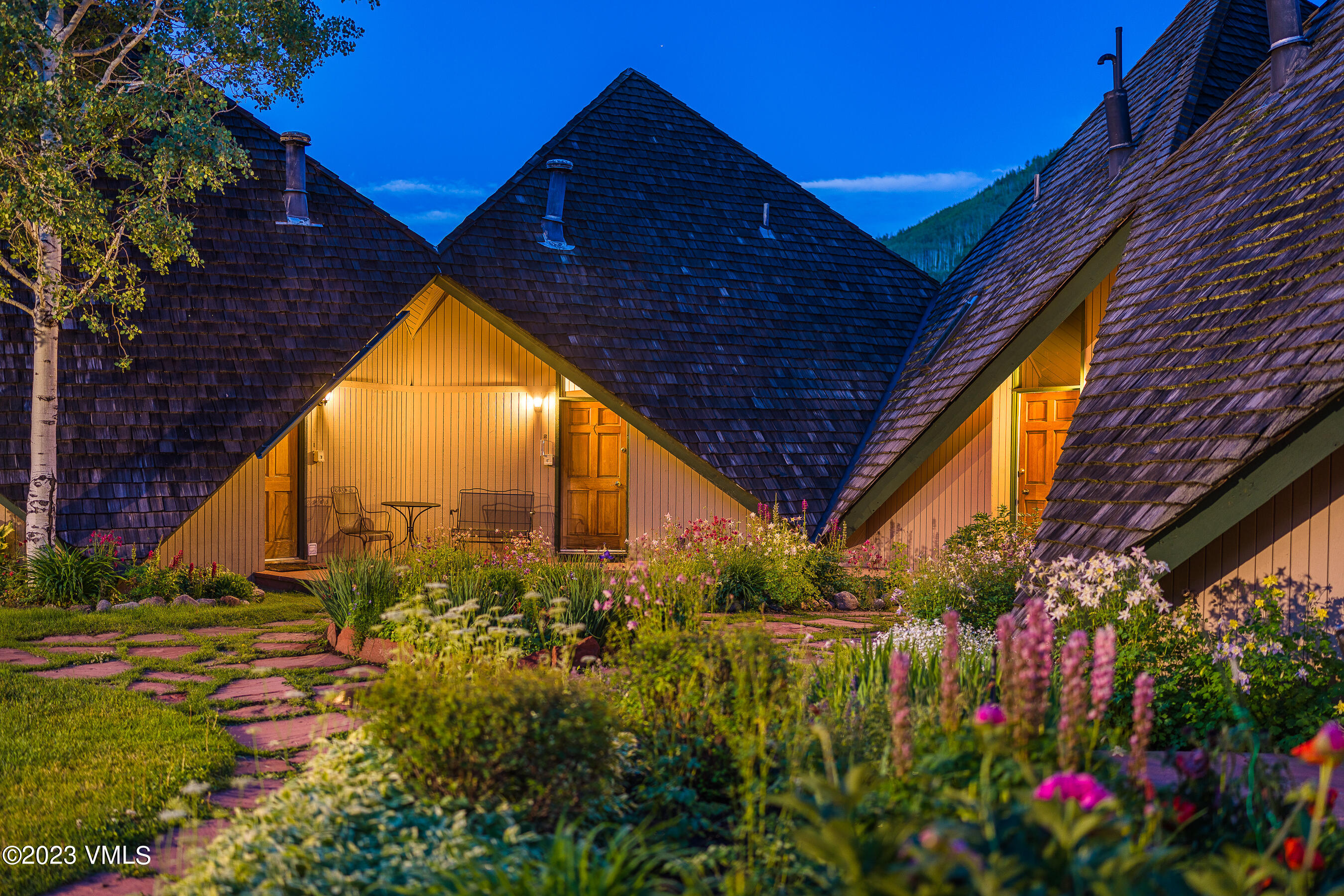 1400 Lions Ridge Loop, Unit A2 Vail, CO 81657 - Photo 3 of 38 a view of a backyard