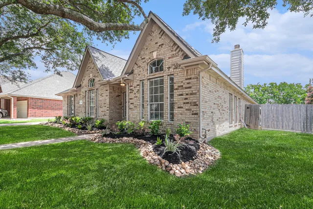 $394,000 | 7643 Rainbow Bend Drive, Pasadena, TX 77505