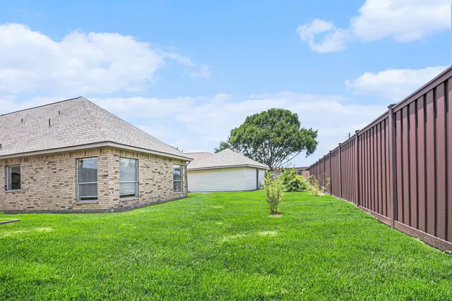 $394,000 | 7643 Rainbow Bend Drive, Pasadena, TX 77505