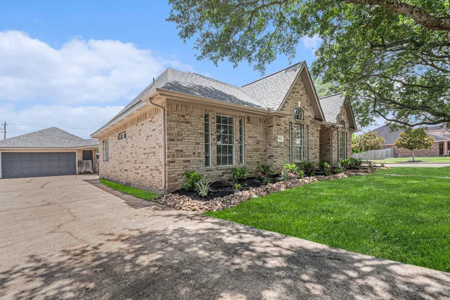 $394,000 | 7643 Rainbow Bend Drive, Pasadena, TX 77505