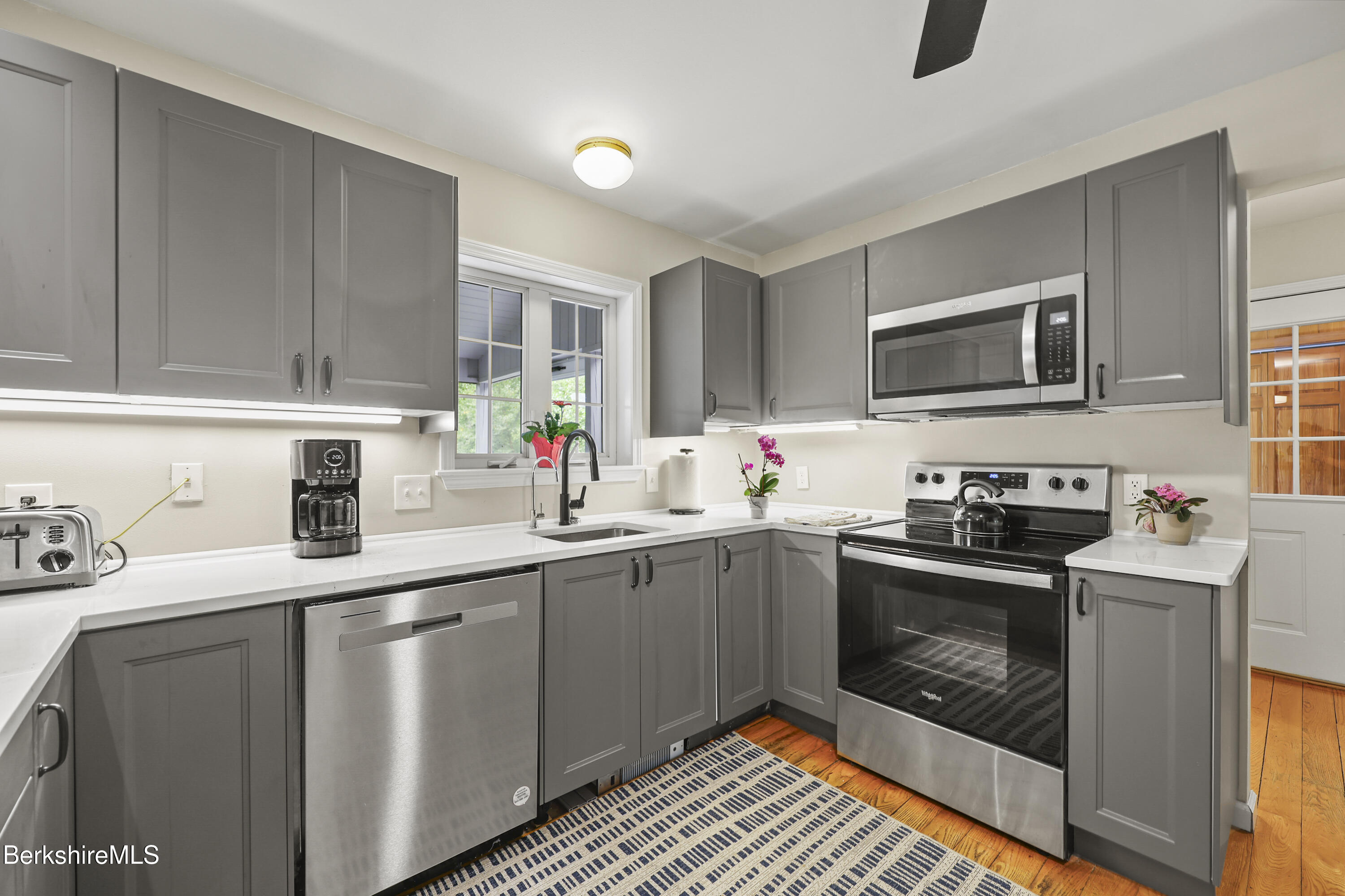 229 Hamilton Road Becket, MA 01223 - Photo 23 of 48 70 Kitchen