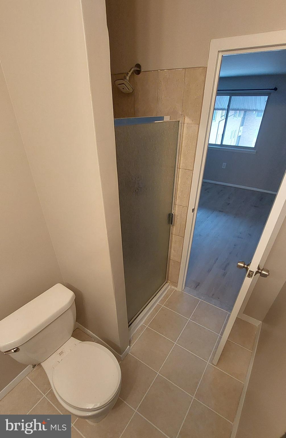 18622 Walkers Choice Road, Unit 6 Montgomery Village, MD 20886 - Photo 29 of 37 Owner Bath 3