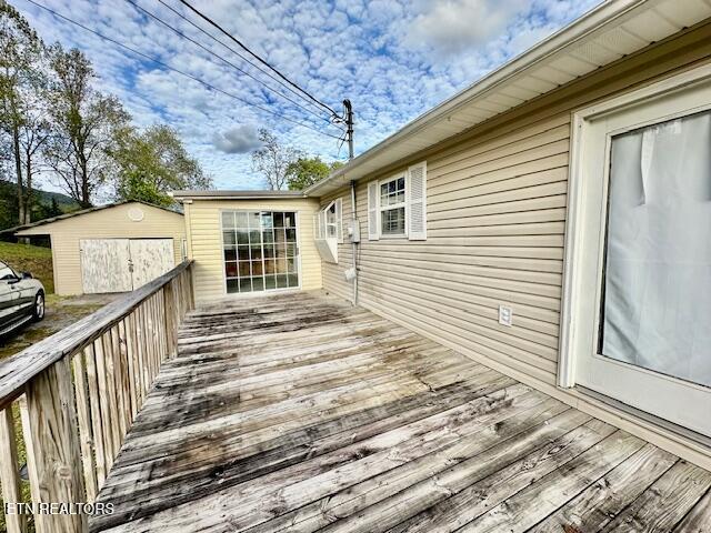 513 Highpoint Road Rose Hill, VA 24281 - Photo 10 of 39 back deck