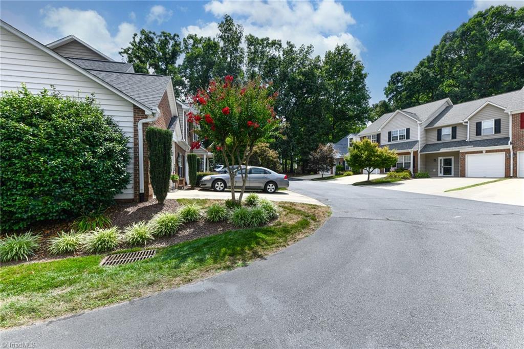 3100 Sedgefield Gate Road Greensboro, NC 27407 - Photo 3 of 31