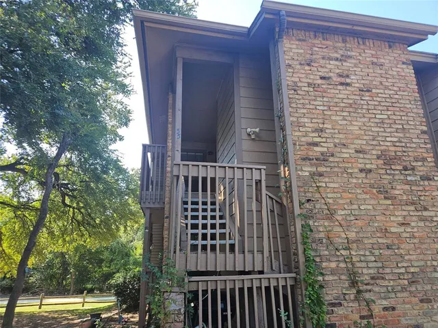 $1,300 | 508 East Denton Drive, Euless, TX 76039