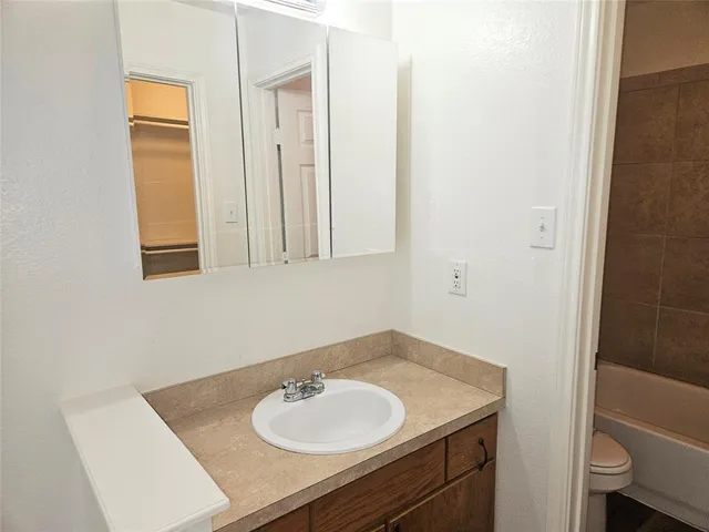 $1,300 | 508 East Denton Drive, Euless, TX 76039