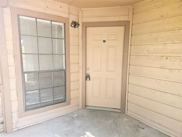 $1,300 | 508 East Denton Drive, Euless, TX 76039