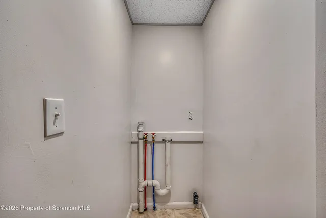 $1,325 | 601 Dean Street, Scranton, PA 18509