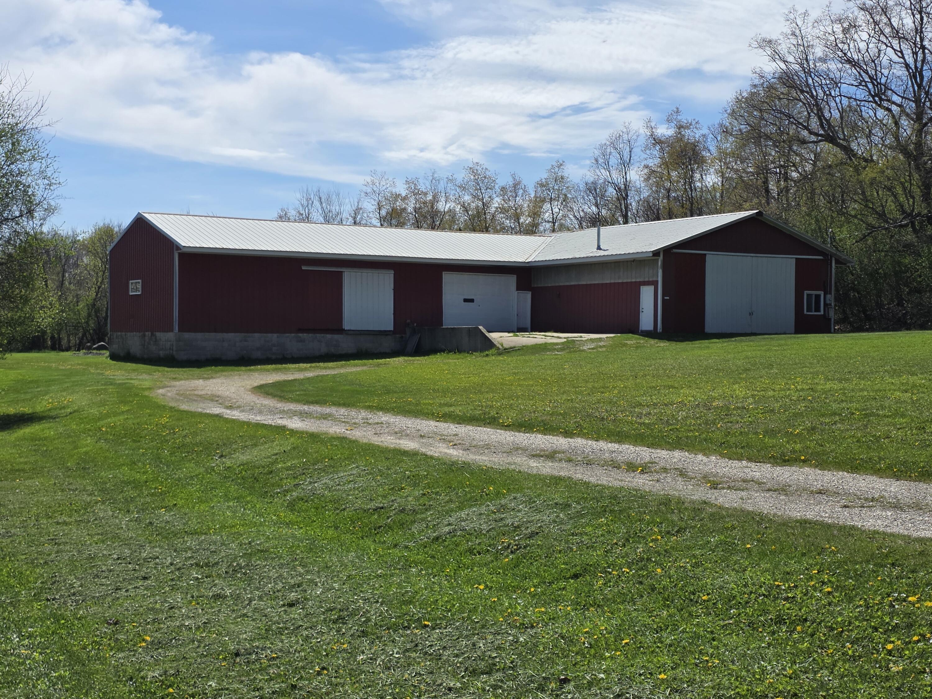 S53W24945 Glendale Road Waukesha, WI 53189 - Photo 7 of 48 7