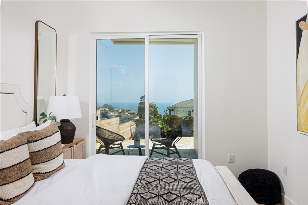 251 Highland Road Laguna Beach, CA 92651 - Photo 46 of 65 ADU: ensuite bedroom #1 (lower level)