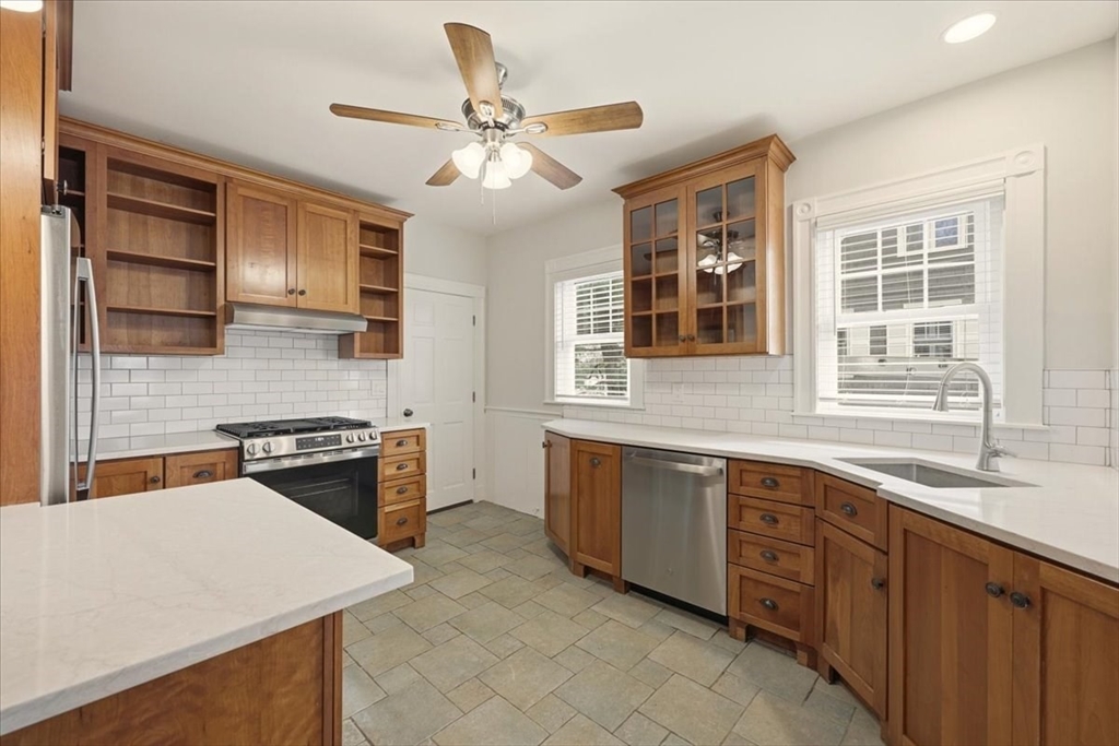 22 Lewis Street, Unit 2 Newton, MA 02458 - Photo 12 of 26