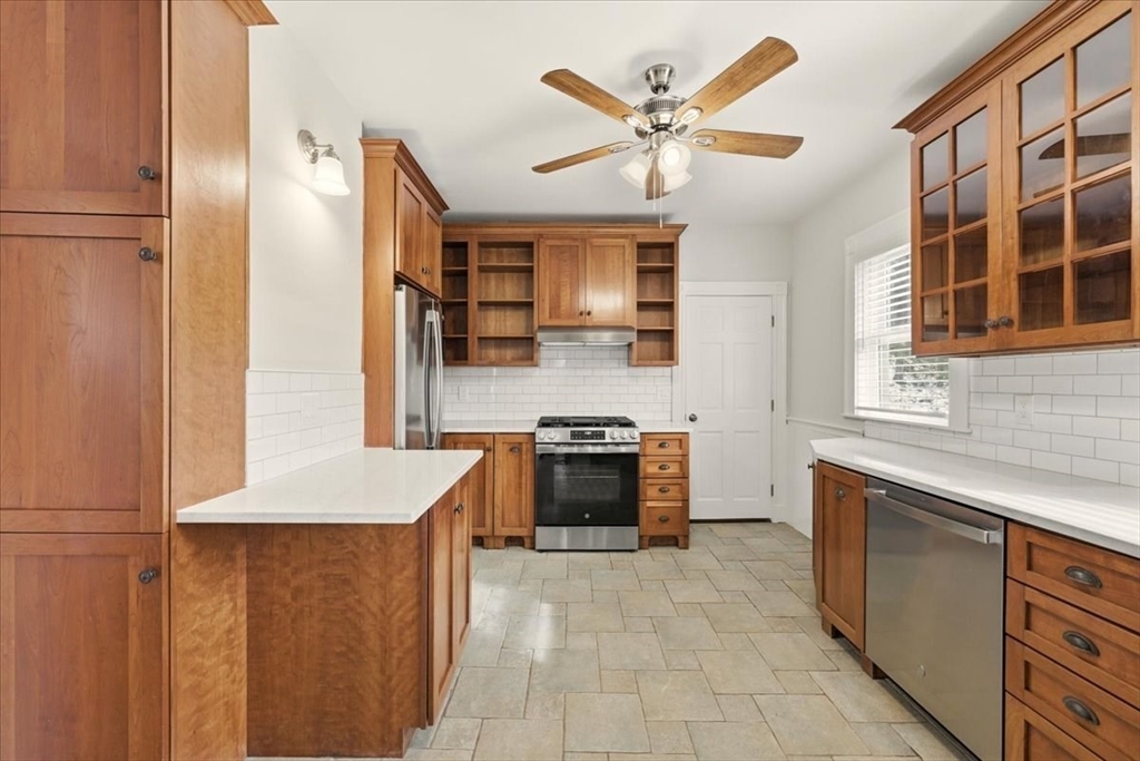 22 Lewis Street, Unit 2 Newton, MA 02458 - Photo 13 of 26