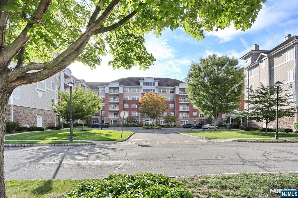 8415 Warrens Way Wanaque, NJ 07465 - Photo 1 of 35