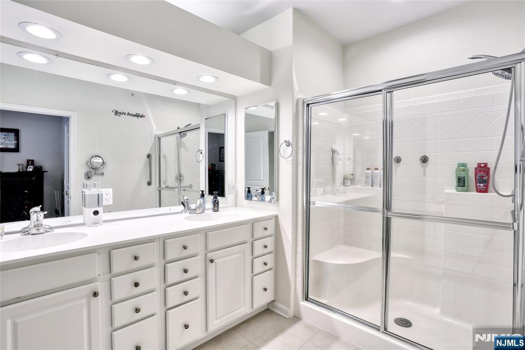 8415 Warrens Way Wanaque, NJ 07465 - Photo 19 of 35