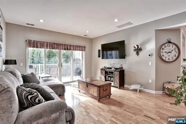 $485,000 | 8415 Warrens Way, Wanaque, NJ 07465