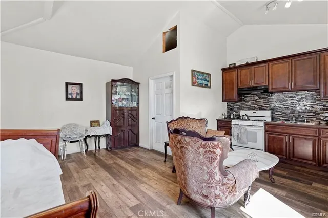 $1,099,950 | 7060 Morse Avenue, North Hollywood, CA 91605