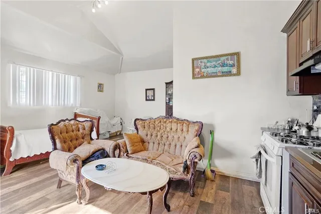 $1,099,950 | 7060 Morse Avenue, North Hollywood, CA 91605