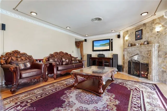 $1,099,950 | 7060 Morse Avenue, North Hollywood, CA 91605