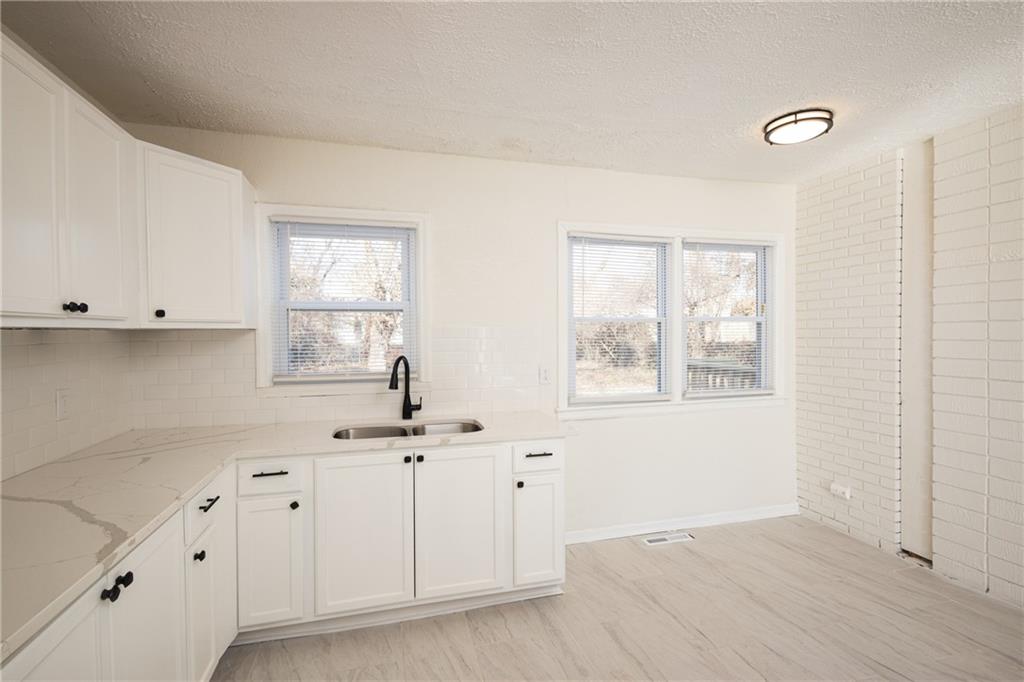 408 9th St Terrace Warrensburg, MO 64093 - Photo 15 of 36