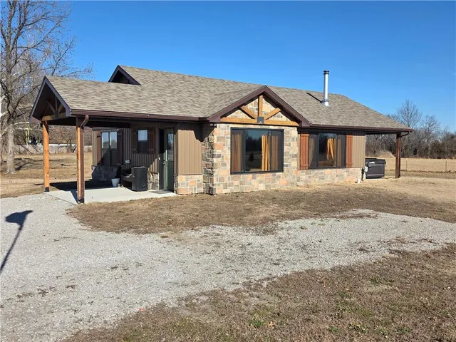 $241,500 | 11797 South 1600th Road, Nevada, MO 64772