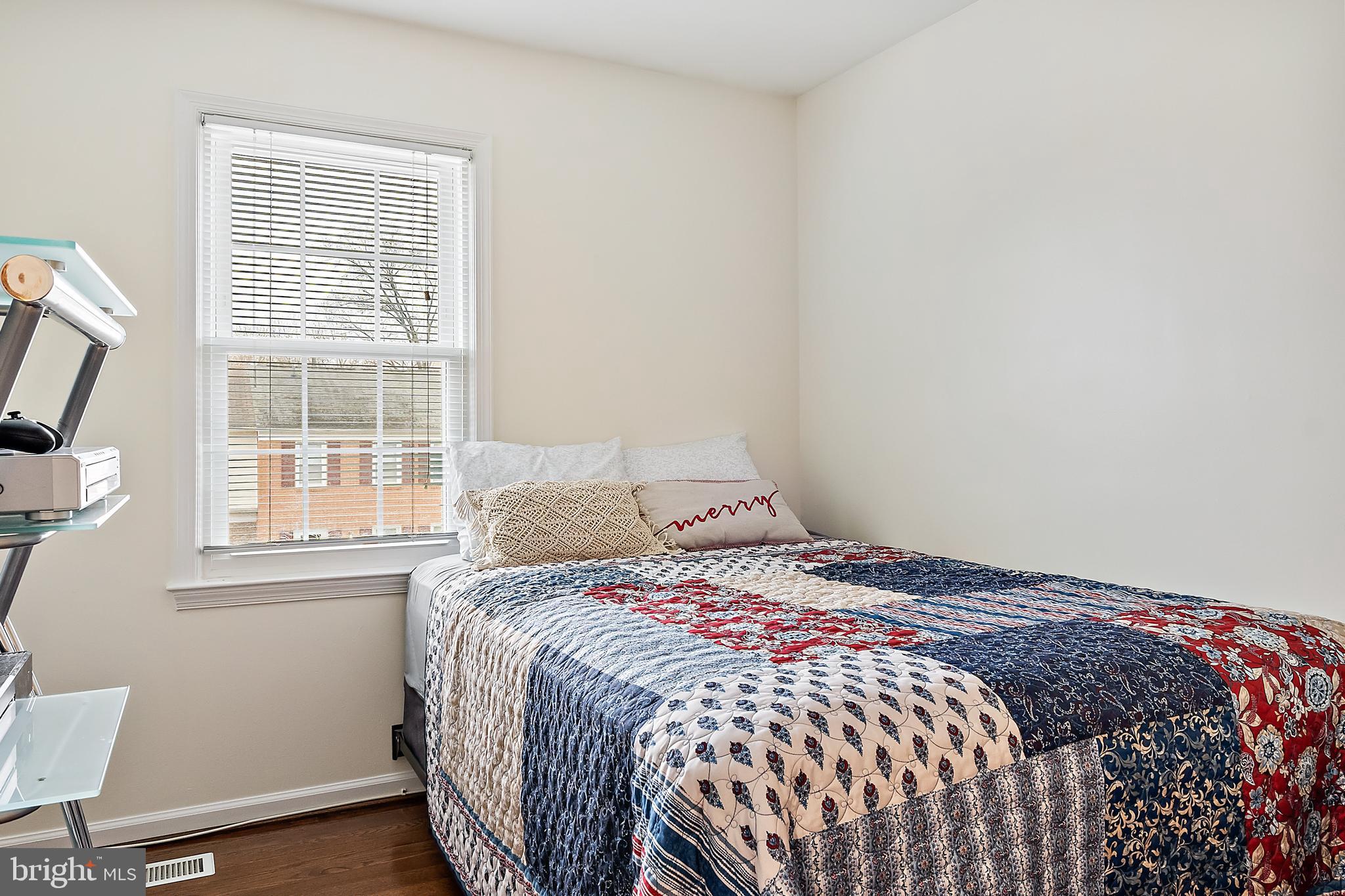 9504 Covington Place Manassas, VA 20109 - Photo 20 of 40 UL: Bedroom #3