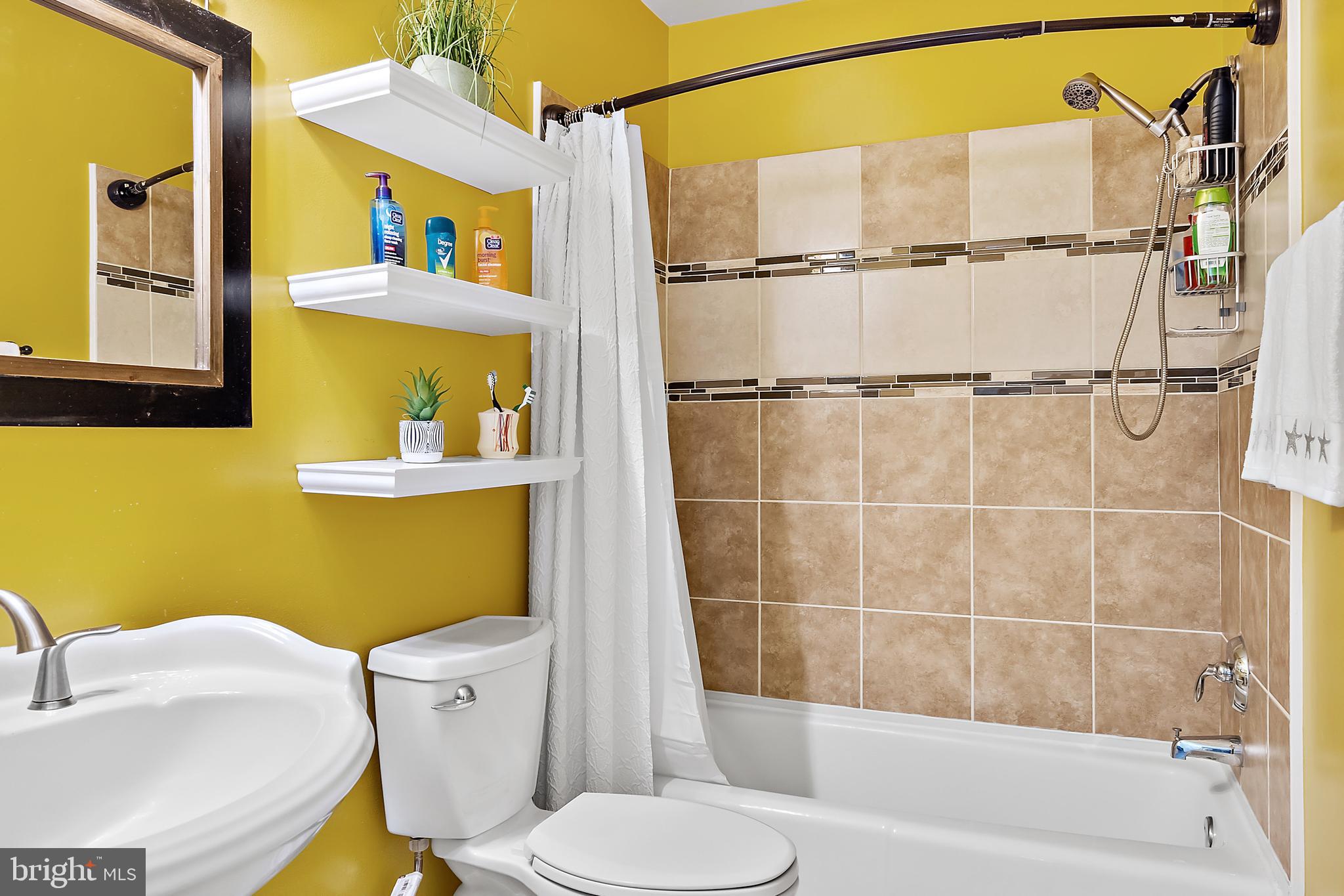 9504 Covington Place Manassas, VA 20109 - Photo 22 of 40 UL: Full-Bathroom