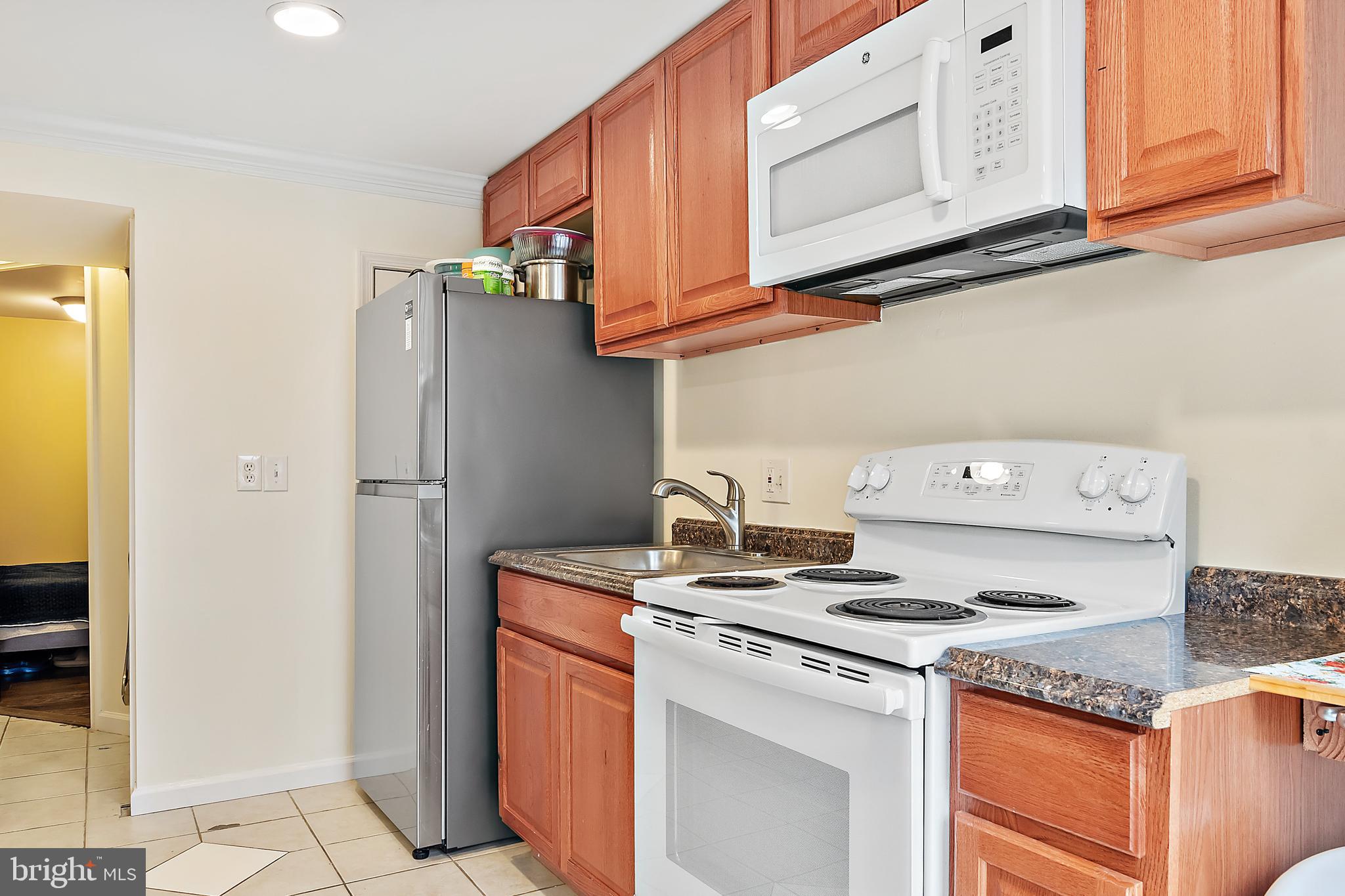 9504 Covington Place Manassas, VA 20109 - Photo 28 of 40 LL: Full-Kitchen