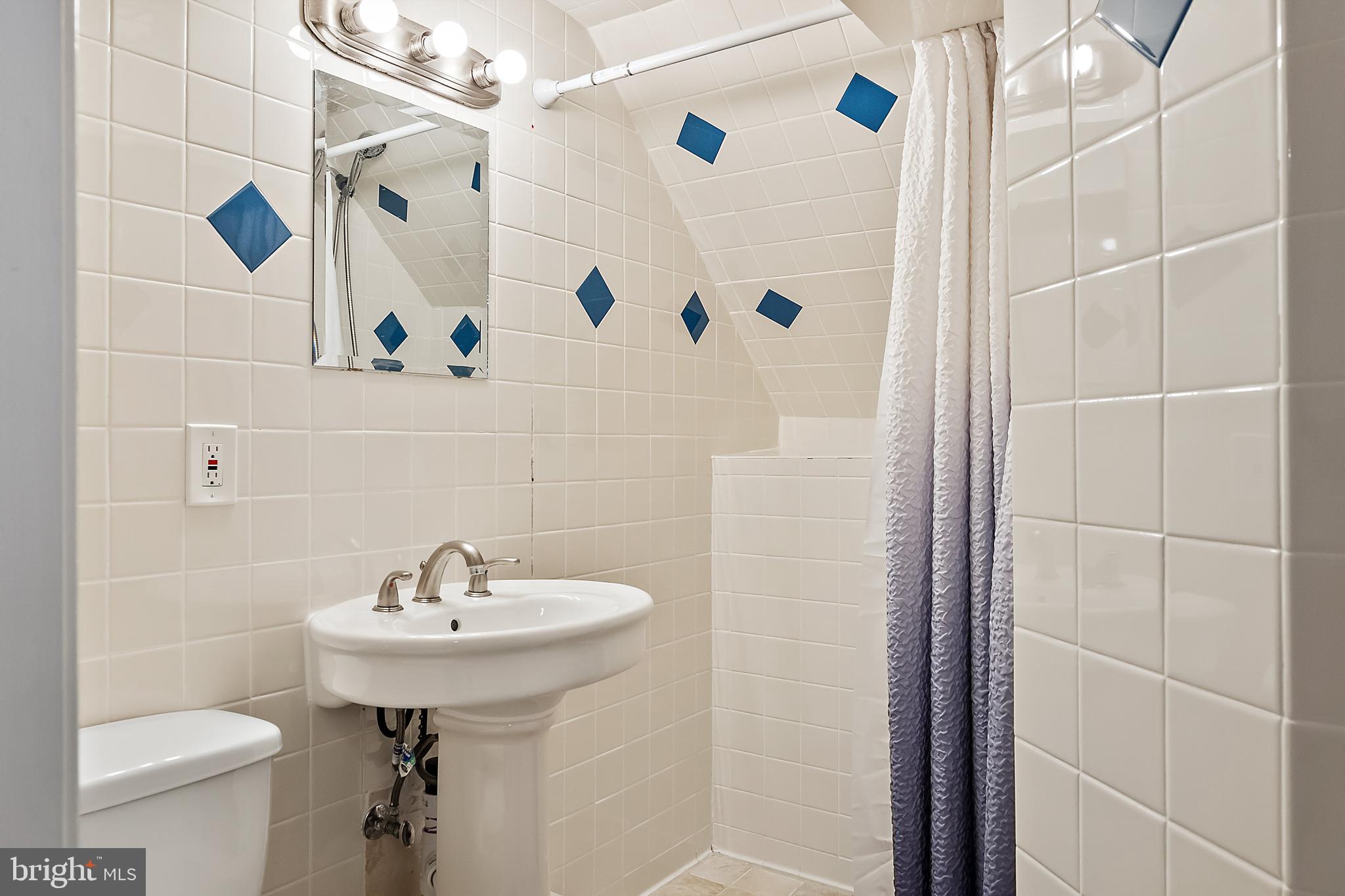 9504 Covington Place Manassas, VA 20109 - Photo 29 of 40 LL: Full-Bathroom