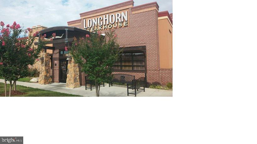 9504 Covington Place Manassas, VA 20109 - Photo 37 of 40 LongHorn Steakhouse