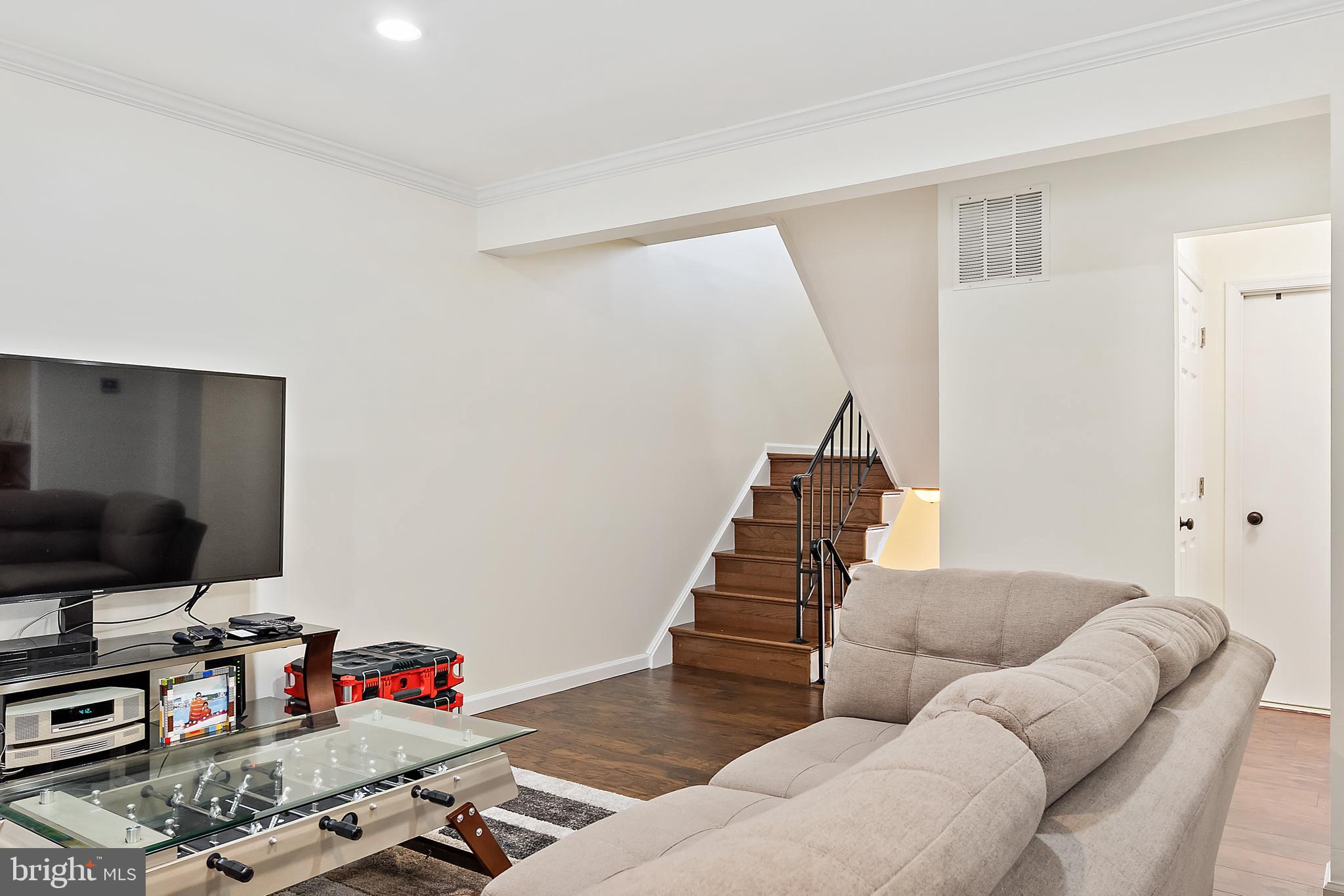 9504 Covington Place Manassas, VA 20109 - Photo 8 of 40 ML: Living Room with beautiful LVP Wood Flooring