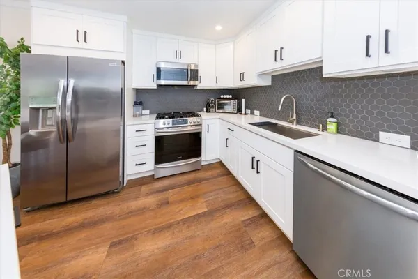 $3,895 | 26076 Viento Court, Valencia, CA 91355