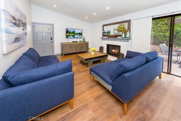 $3,895 | 26076 Viento Court, Valencia, CA 91355