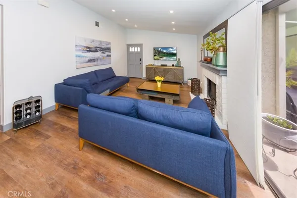 $3,895 | 26076 Viento Court, Valencia, CA 91355