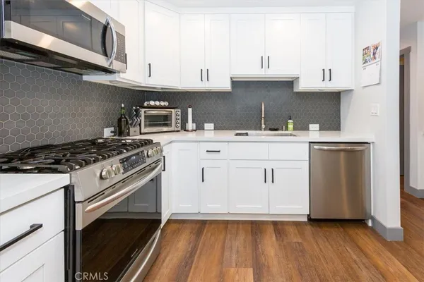 $3,895 | 26076 Viento Court, Valencia, CA 91355