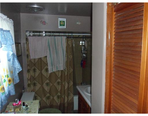 107 Hickory Lane Rural Valley, PA 16249 - Photo 6 of 10 Full Bath.