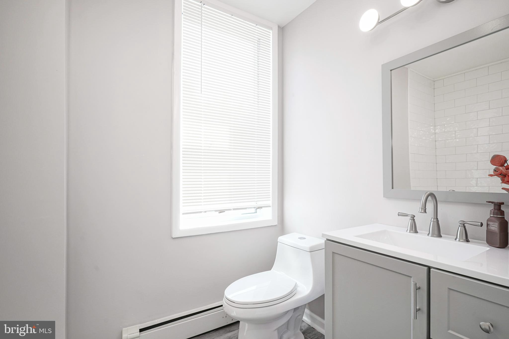 102 Thompson Street Burlington, NJ 08016 - Photo 22 of 36 Completely Renovated Full Bath