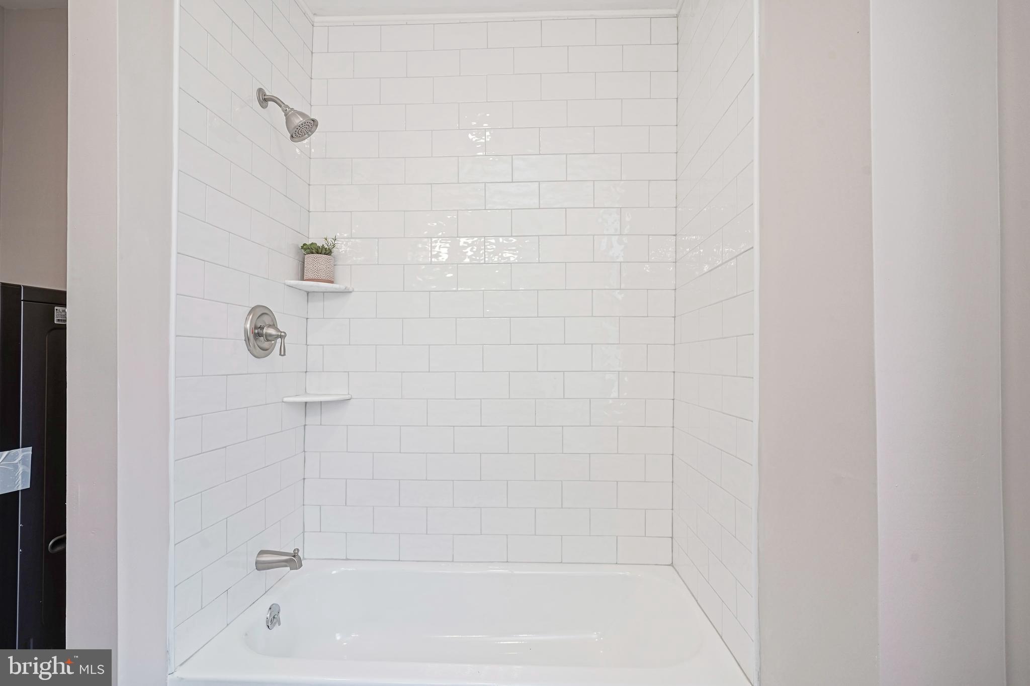 102 Thompson Street Burlington, NJ 08016 - Photo 23 of 36 Beautiful Tile and Tub