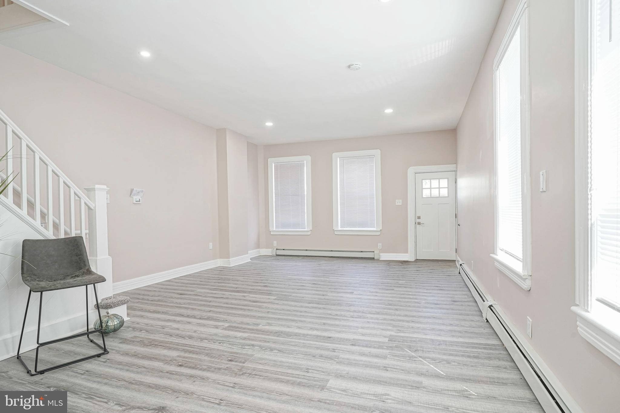 102 Thompson Street Burlington, NJ 08016 - Photo 5 of 36 Sundrenched
