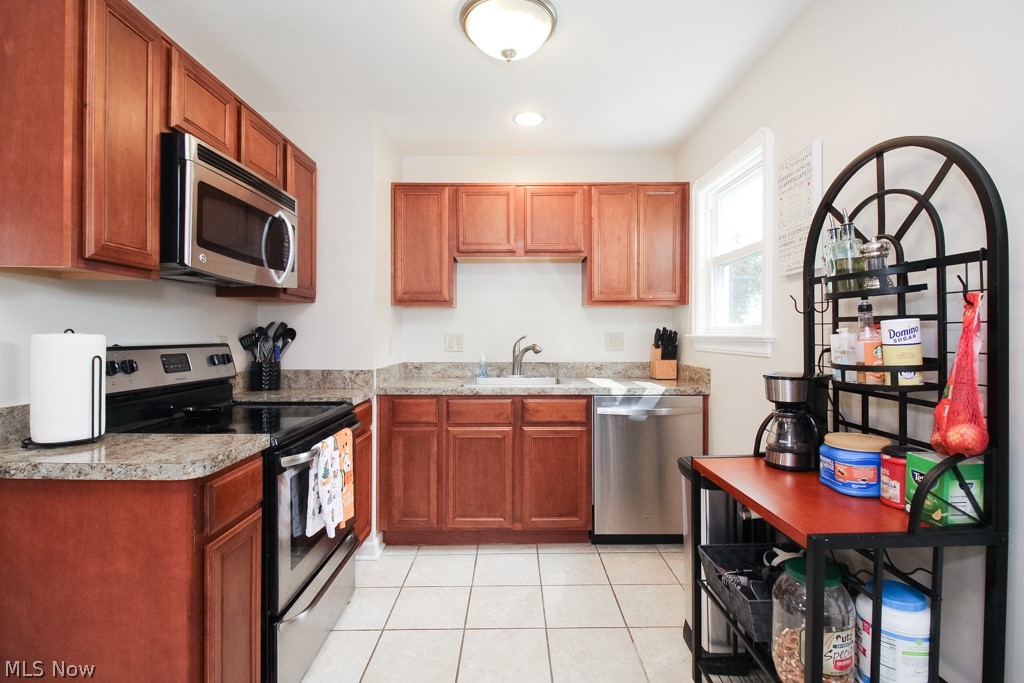 3111 Joslyn Road Cleveland, OH 44111 - Photo 2 of 32 Gallery Image 2