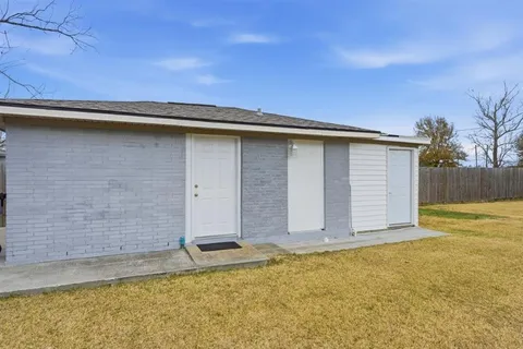$215,000 | 2132 Linda Drive, Westlake, LA 70669