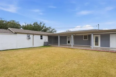 $215,000 | 2132 Linda Drive, Westlake, LA 70669